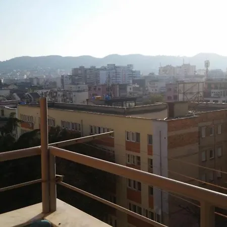 Robert;s 2 Tirana